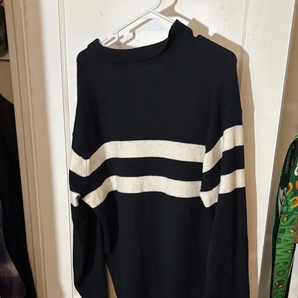 American Eagle Outfitters Black and White Knit Sweater - Picture 3 of 3